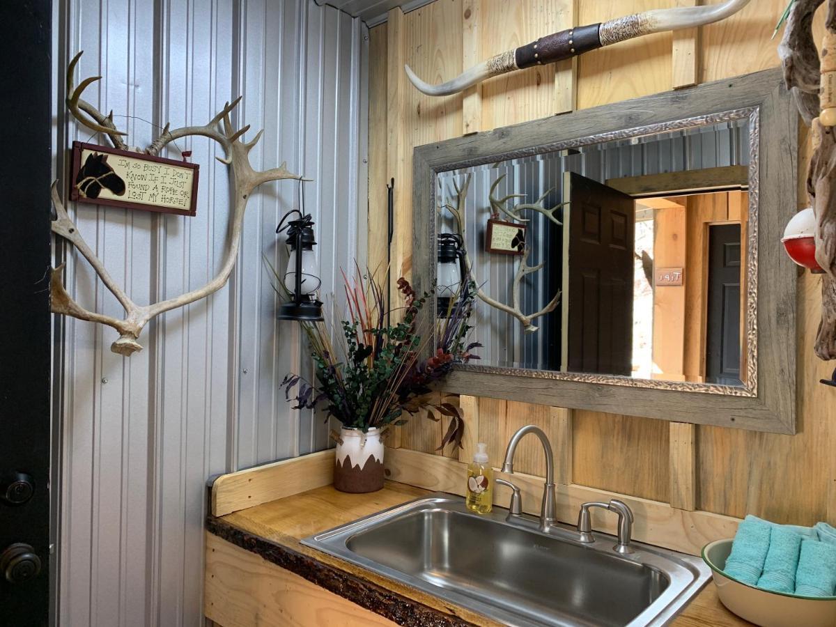 Fox Pass Cabins Hot Springs Exterior foto