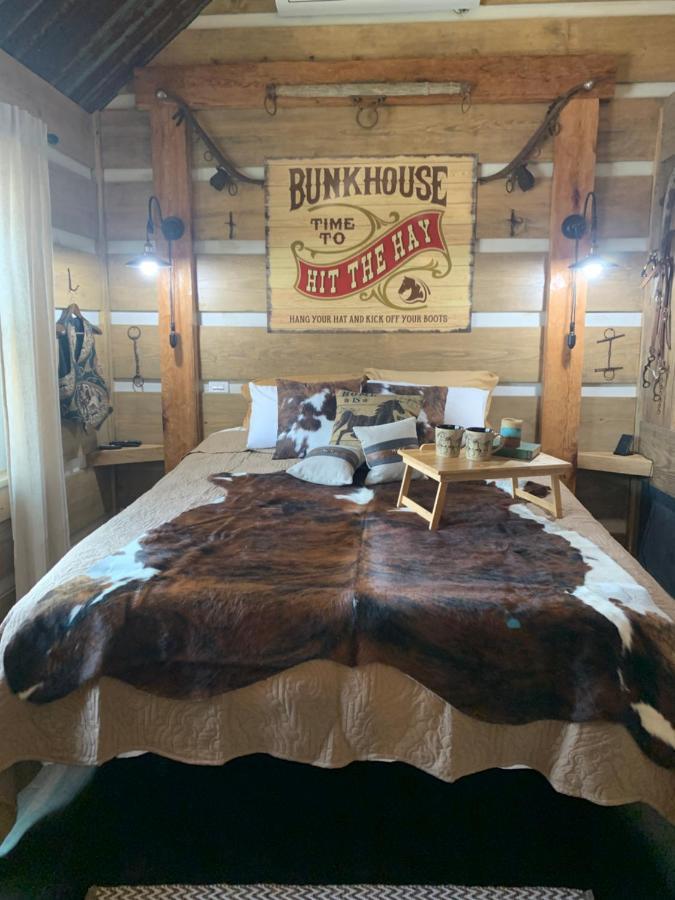 Fox Pass Cabins Hot Springs Exterior foto