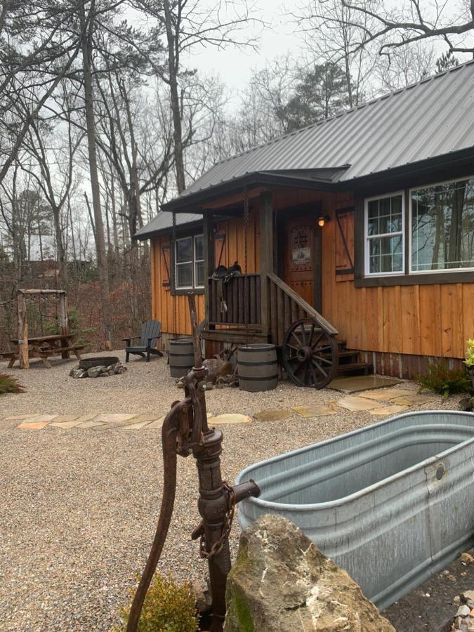 Fox Pass Cabins Hot Springs Exterior foto